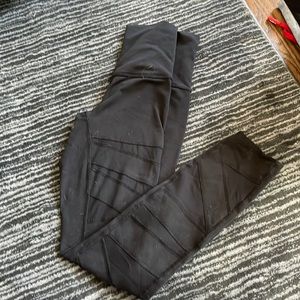 Lululemon mesh leggings size 4